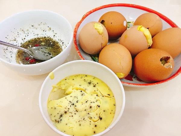 Học đòi làm theo trên mạng, cô gái khiến dân mạng tá hỏa với món trứng thoát xác”-7