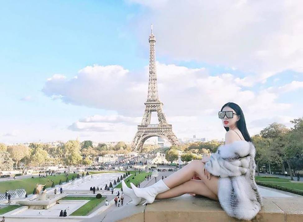 Thiếu nữ con nhà giàu nóng bỏng đốt mắt với bikini-2