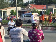 Vụ chủ quán cà phê bị sát hại: Nạn nhân ôm cổ đầy máu chạy ra đường kêu cứu Vụ chủ quán cà phê bị sát hại: Nạn nhân ôm cổ đầy máu chạy ra đường kêu cứu