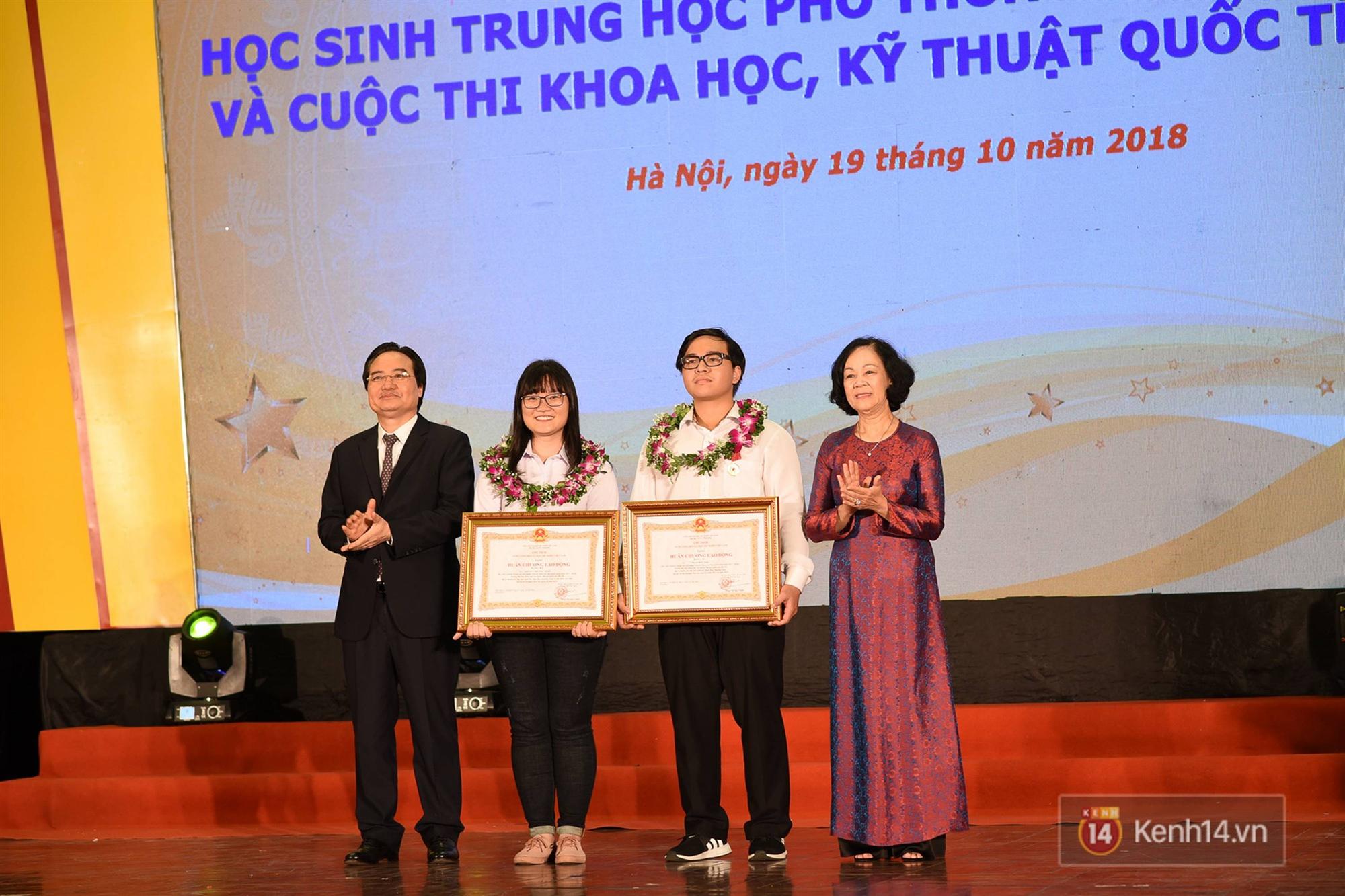 Nữ sinh 2000 giành HCV Olympic Sinh học Quốc tế, đạt kỷ lục thí sinh có điểm thi cao nhất thế giới: Ba lô đến trường nặng 8kg toàn là sách vở-4