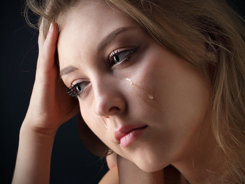 Ngày lấy chồng, mẹ người yêu cũ bước đến nói 3 từ khiến tôi quỵ ngã-3