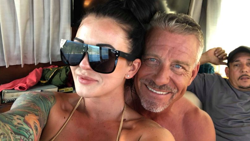 Trải lòng của cô gái trẻ xinh đẹp làm đám cưới với bố ruột của bạn thân-3