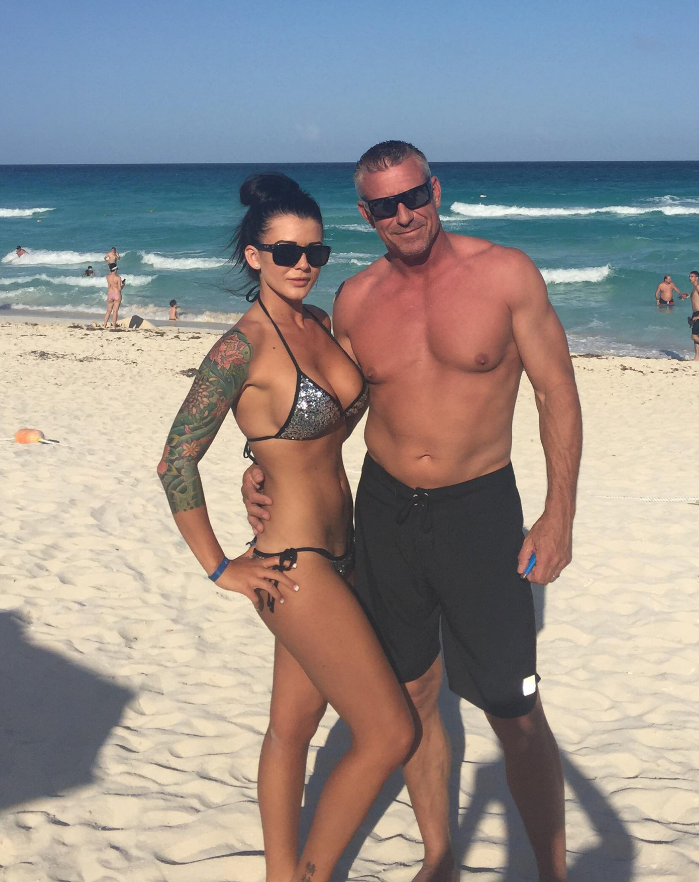 Trải lòng của cô gái trẻ xinh đẹp làm đám cưới với bố ruột của bạn thân-4