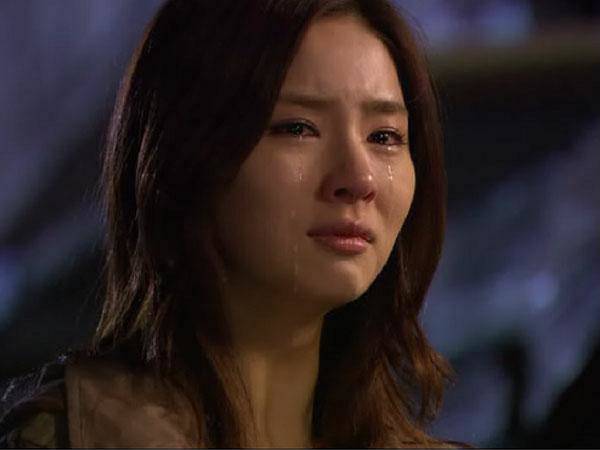 Ngày lấy chồng, mẹ người yêu cũ bước đến nói 3 từ khiến tôi quỵ ngã-1