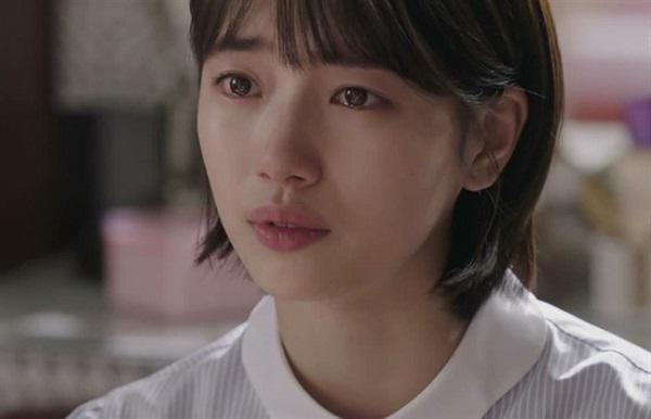 Ngày lấy chồng, mẹ người yêu cũ bước đến nói 3 từ khiến tôi quỵ ngã-2