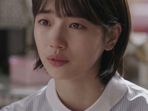Ngày lấy chồng, mẹ người yêu cũ bước đến nói 3 từ khiến tôi quỵ ngã