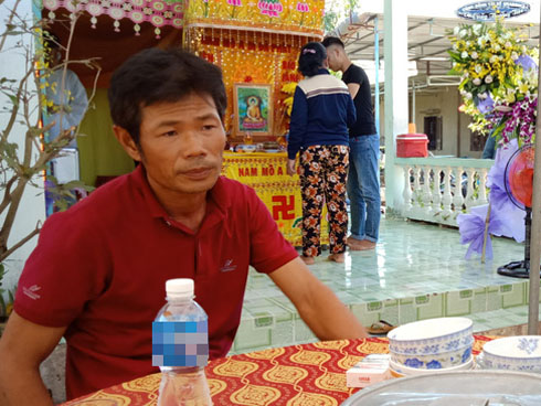 Người phụ nữ bất ngờ tẩm xăng tự thiêu giữa đường sau ly hôn-2