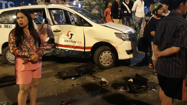 Tai nạn kinh hoàng ở Hàng Xanh: Nữ tài xế có biểu hiện say xỉn, miệng liên tục để em lo, để em lo-7