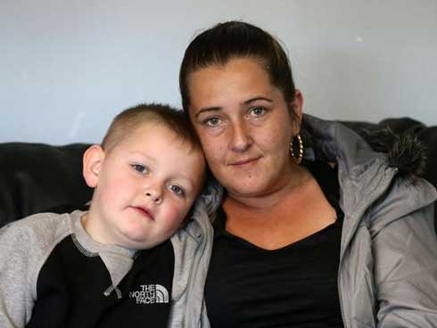 Con trai liên tục đau bụng nhưng bác sĩ nói táo bón, linh cảm của mẹ đã cứu sống con-2