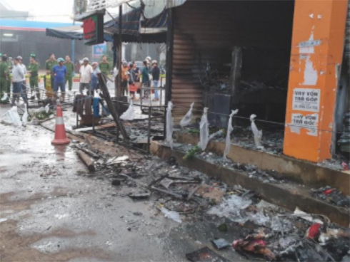 Mâu thuẫn tình ái, gã trai giết chị dâu ở nhà nghỉ rồi định tự tử?-2