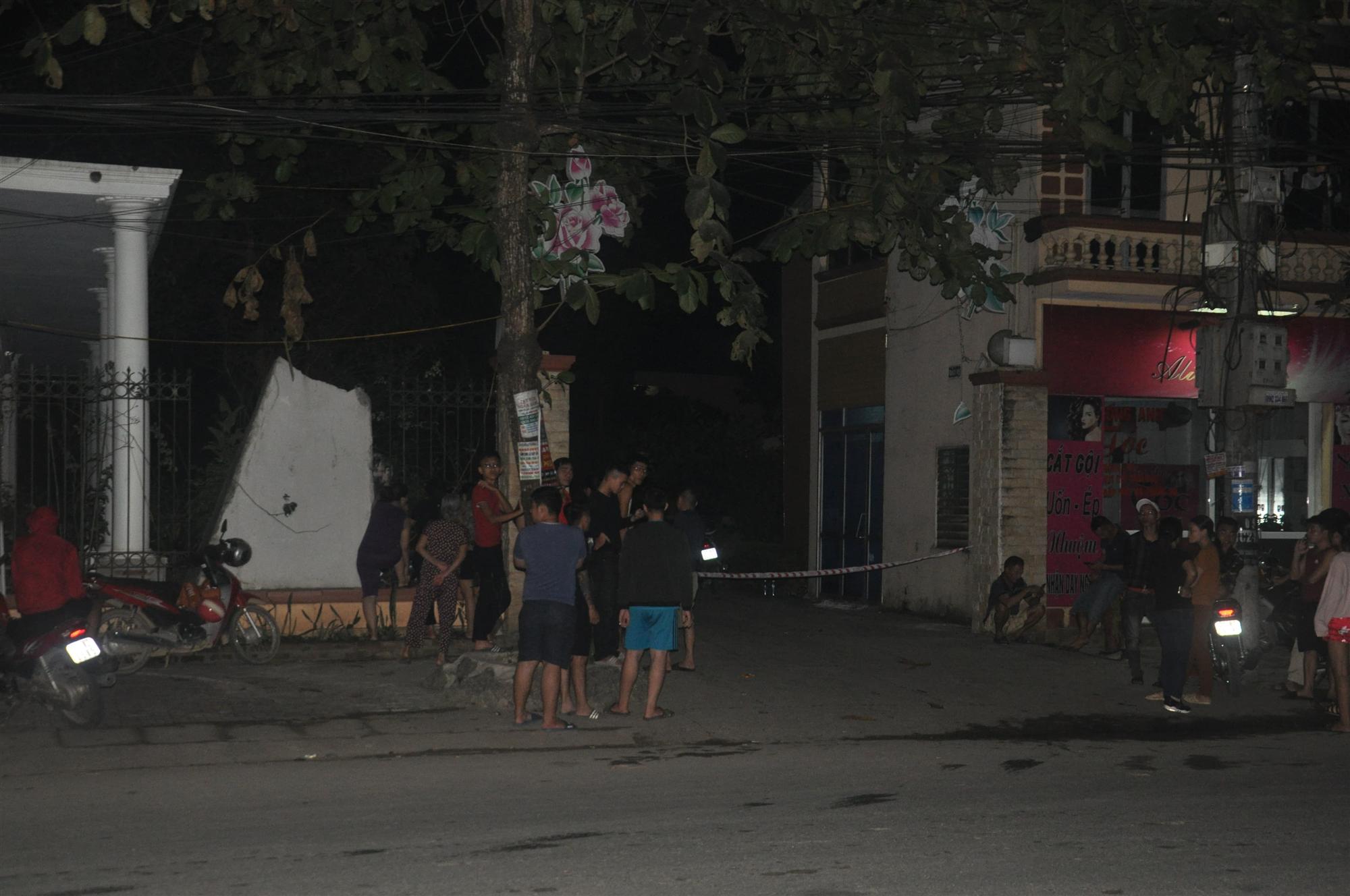 Mâu thuẫn tình ái, gã trai giết chị dâu ở nhà nghỉ rồi định tự tử?-1