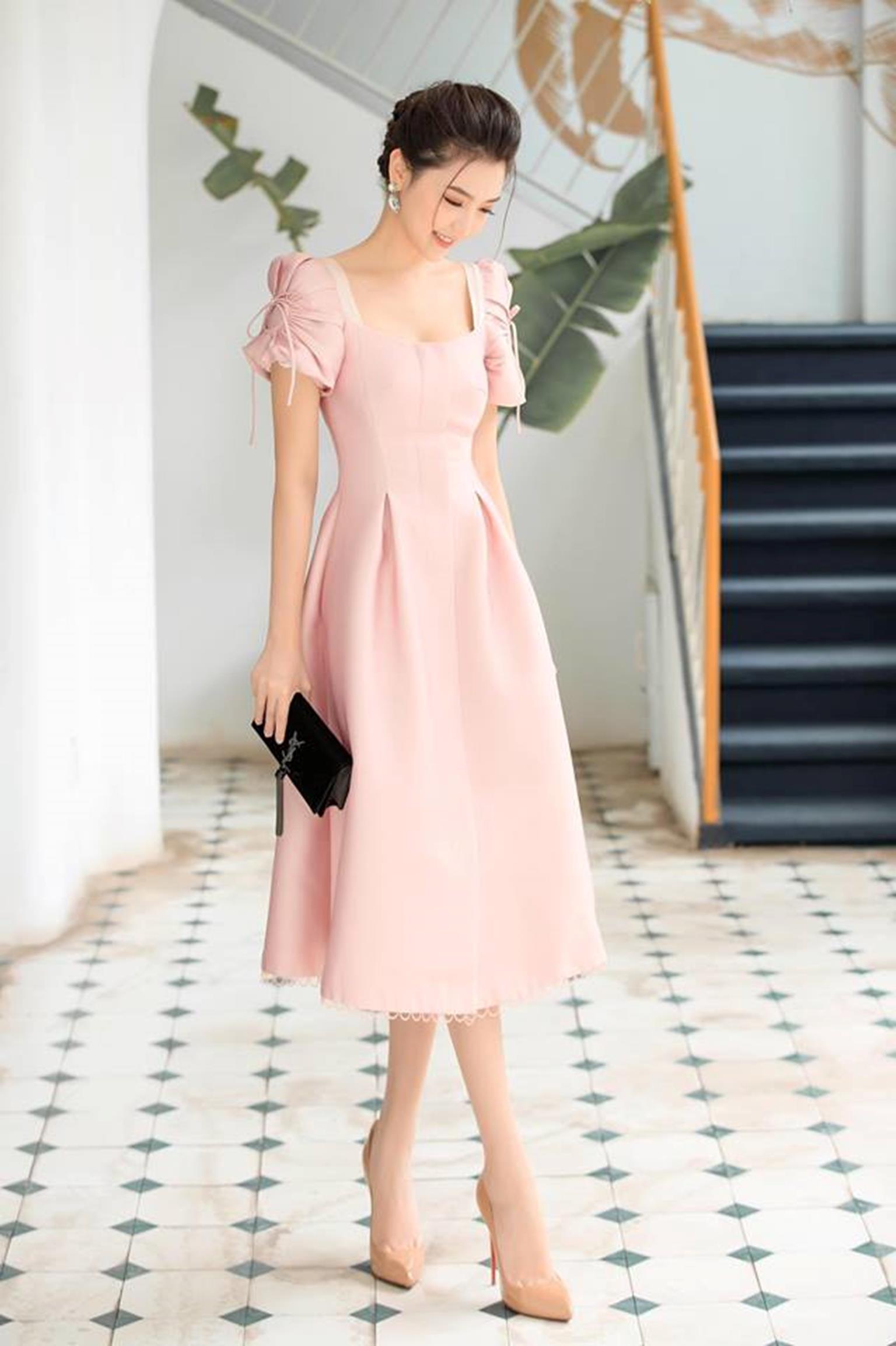 Mỹ nữ Vũng Tàu đi xe 70 tỷ mặc đẹp tựa công chúa gây thương nhớ-3