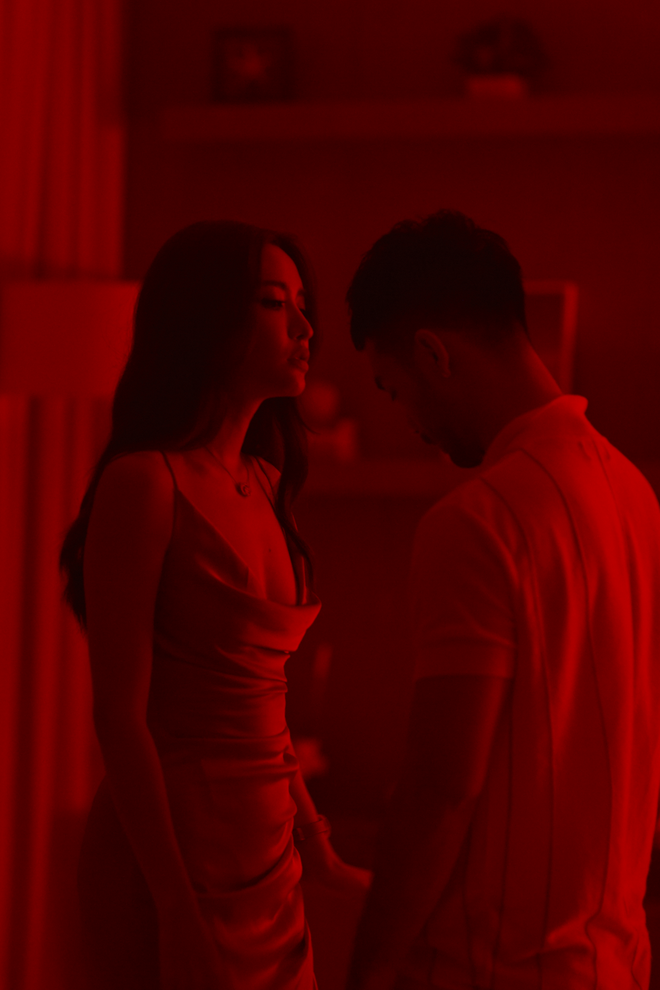 Bích Phương mạnh dạn tung hình ảnh bikini gợi cảm nhất trong sự nghiệp-10