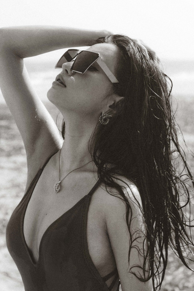 Bích Phương mạnh dạn tung hình ảnh bikini gợi cảm nhất trong sự nghiệp-8