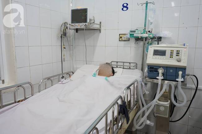 Vụ tai nạn liên hoàn tại Hàng Xanh: Mẹ bay vào Nam trong đêm, cha nghẹn ngào khi con mới đi làm đã gặp nạn-5