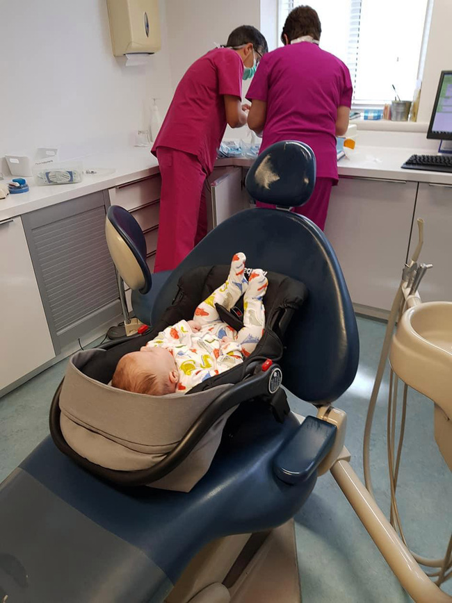 Sáng sớm thức dậy mà con trai không ngừng khóc, bà mẹ phát hoảng khi nhìn thấy vật kinh dị này trong miệng con-3