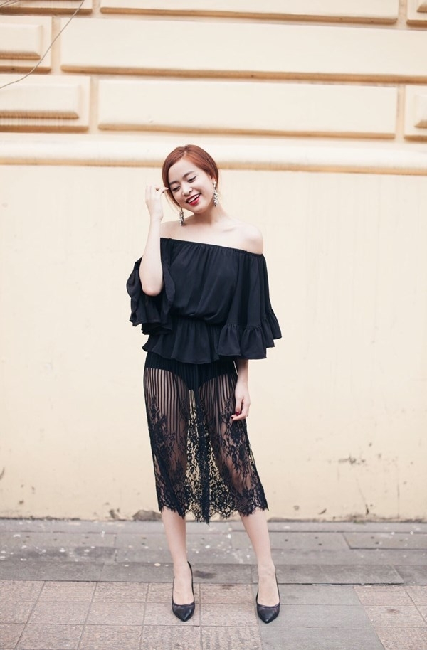 Mặc váy lộ nội y lại còn pha họa tiết nhìn gà hóa cuốc, Hoàng Thùy Linh bị chê tả tơi vì ăn mặc phản cảm-9