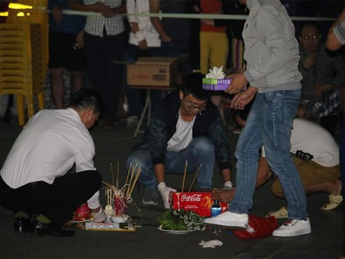 Vụ mẹ trẻ ném con sơ sinh tử vong: Cháu bé đã được đặt tên, đưa về chôn cất trong một ngôi chùa