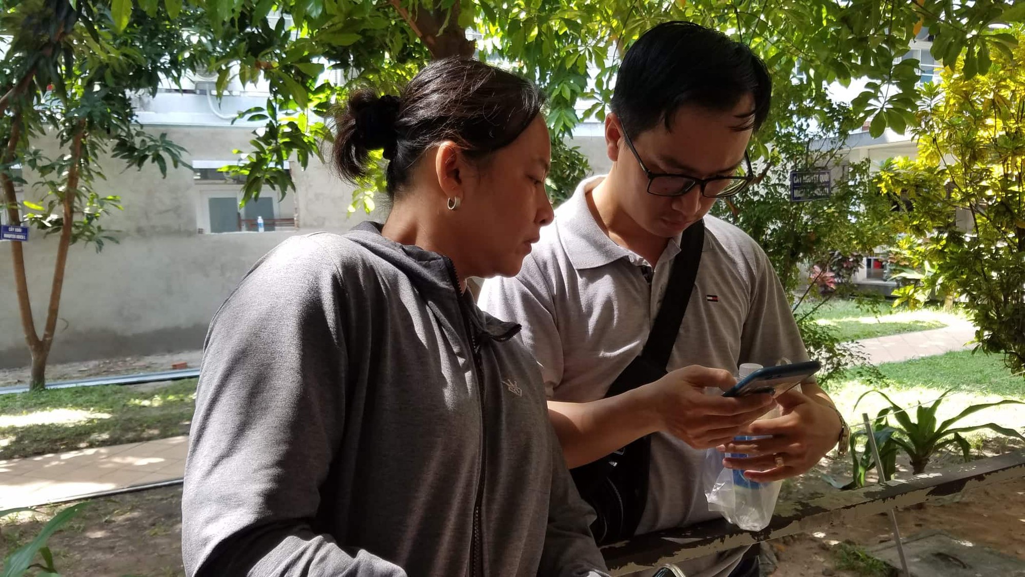 Mẹ của nạn nhân bị thương nặng trong vụ ô tô BMW đâm liên hoàn ở Sài Gòn: Con chỉ kịp thì thào với tôi vài câu-3