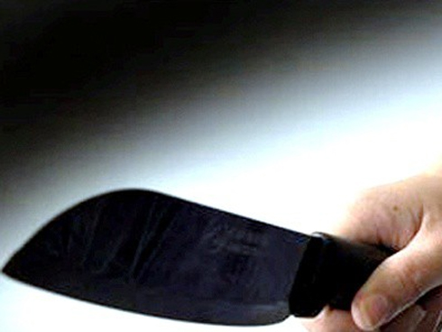 Vụ cháu bé lớp 2 bị đâm nhiều nhát khi đang chơi trước sân: Nghi phạm là nam thanh niên 9X sống gần nhà-2