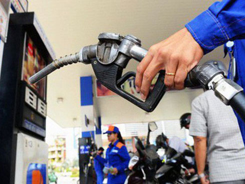 Chiều nay, giá xăng giảm mạnh nhất từ đầu năm-2