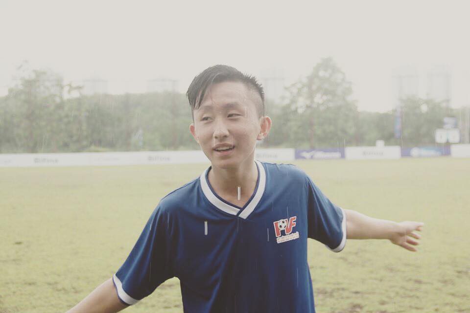 Đã đẹp trai lại còn hát hay, hotboy lò đào tạo PVF đốn tim fan nữ bằng bài rap tự sáng tác cực đỉnh-4