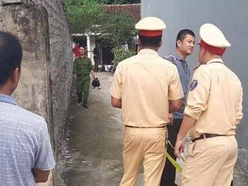 Xe đầu kéo lấn làn đối đầu xe khách, 10 người bị thương-6