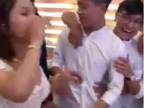 Cô gái mừng cưới bạn thân bằng phong bì đựng 200 đồng và sự thật ẩn giấu phía sau khiến ai cũng thấy hú hồn-7