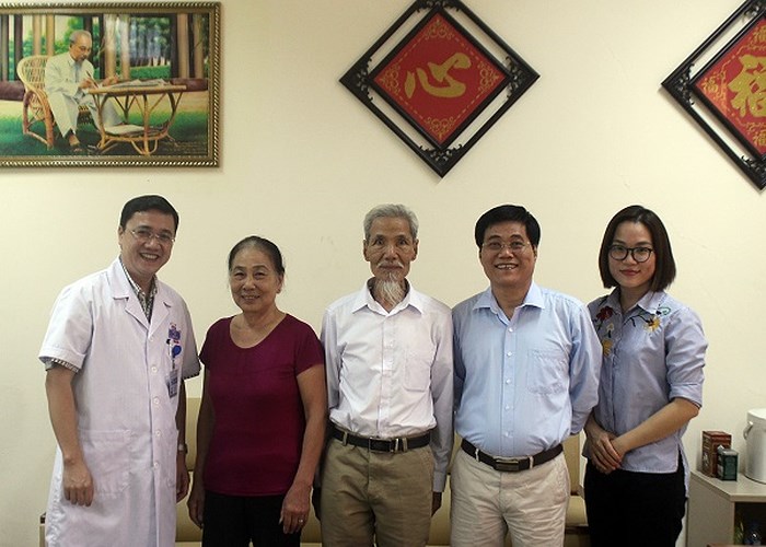 Chưa từng gặp ở Việt Nam: Người đàn ông mắc ung thư 48 năm nay vẫn sống khỏe mạnh-2