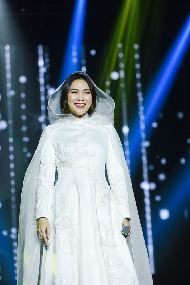 Hé lộ về chiếc áo dài lấp lánh tựa sao trời giúp chị đại Mỹ Tâm chiếm trọn tim khán giả Hàn Quốc-6