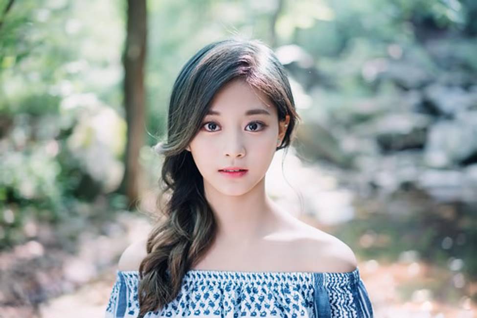 Cô gái có gương mặt đẹp nhất thế giới từng rắc rối vì bị nhiều đàn ông theo đuổi-1