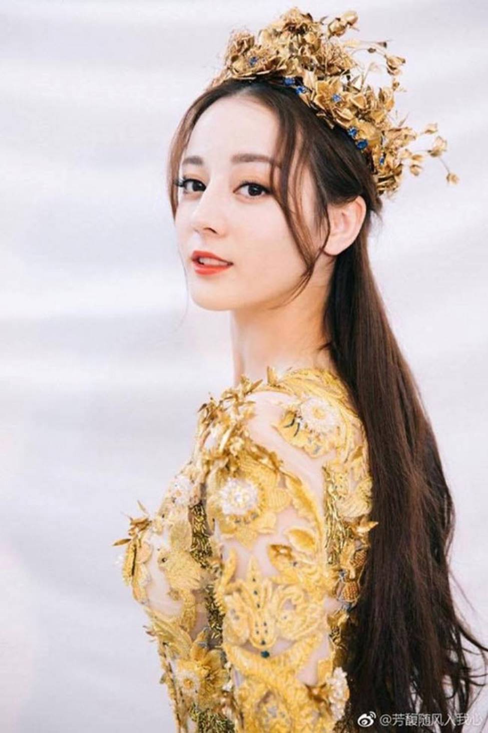 Cô gái có gương mặt đẹp nhất thế giới từng rắc rối vì bị nhiều đàn ông theo đuổi-15