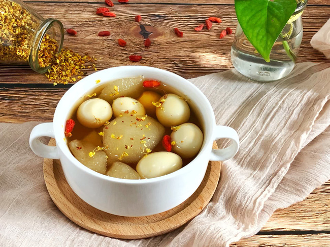 Thấy tôi dùng trứng cút nấu chè mẹ chồng bĩu môi nhưng cuối cùng bà phải khen tôi tấm tắc!-1