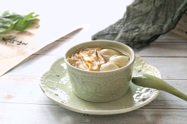 Thấy tôi dùng trứng cút nấu chè mẹ chồng bĩu môi nhưng cuối cùng bà phải khen tôi tấm tắc!-2