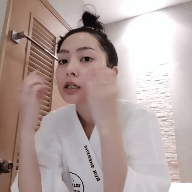 Chỉ cần thêm thứ này vào nước, thì chỉ rửa mặt thôi da cũng căng đét mịn màng-1