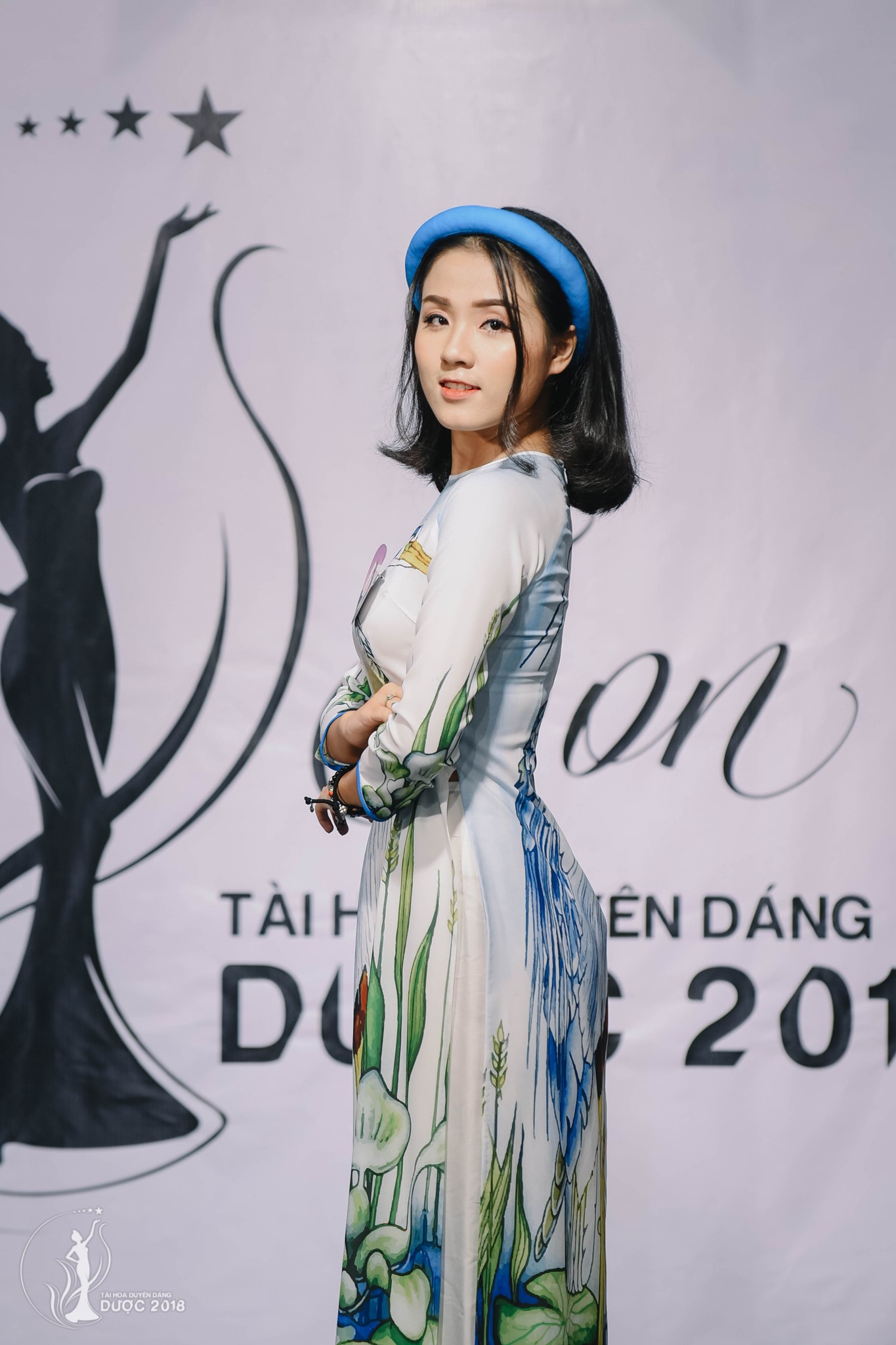 Ai bảo sinh viên Y Dược chỉ biết học, vào mà xem trường có 1 dàn con gái 10x chẳng những xinh mà còn đầy tài năng-11