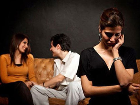 Đang lên kế hoạch kết hôn, cô gái bị bạn trai đá chỉ sau một lần chạm vào vòng 1-4