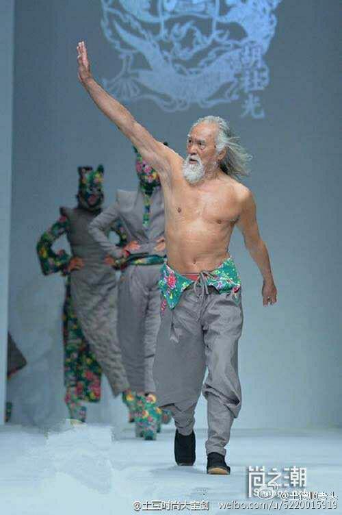 Cuộc đời hạnh phúc bao người thèm khát của cụ ông nóng bỏng nhất TQ ở tuổi 80-2