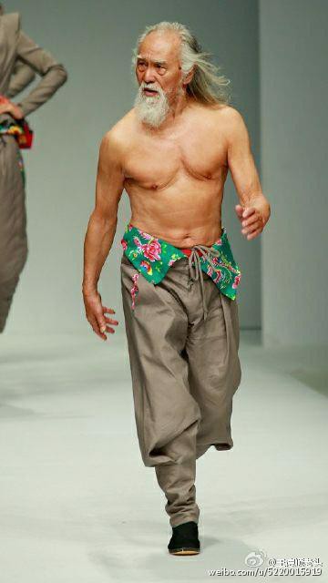 Cuộc đời hạnh phúc bao người thèm khát của cụ ông nóng bỏng nhất TQ ở tuổi 80-3