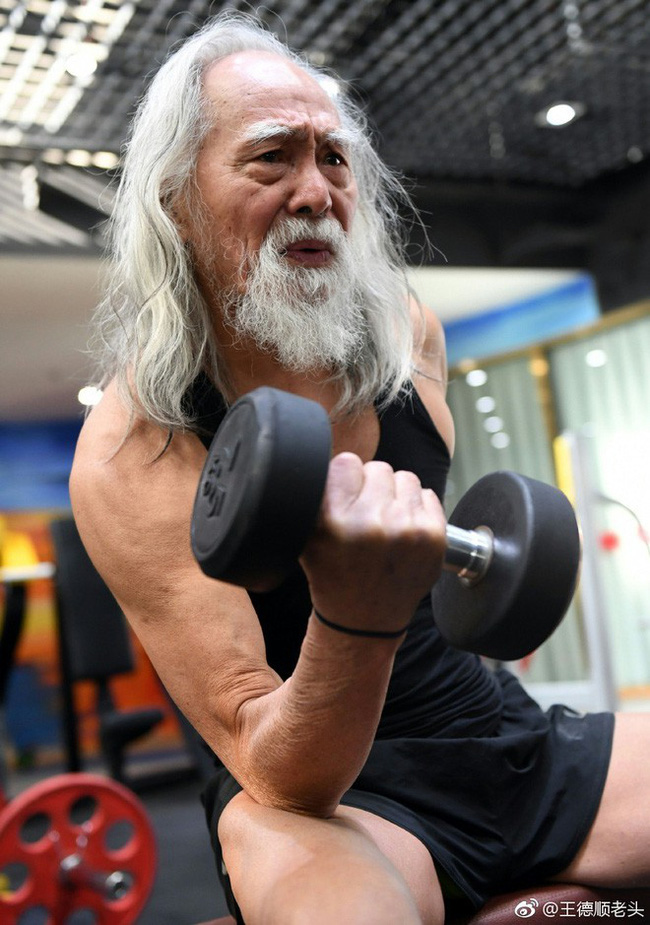 Cuộc đời hạnh phúc bao người thèm khát của cụ ông nóng bỏng nhất TQ ở tuổi 80-9