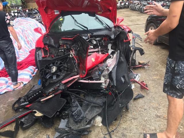 Số phận siêu xe Ferrari 16 tỷ của Tuấn Hưng ra sao sau tai nạn kinh hoàng, đầu xe nát tươm?-3