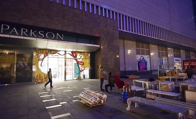 Con đường kinh doanh từ hoàng kim đến lụi tàn của Parkson-1