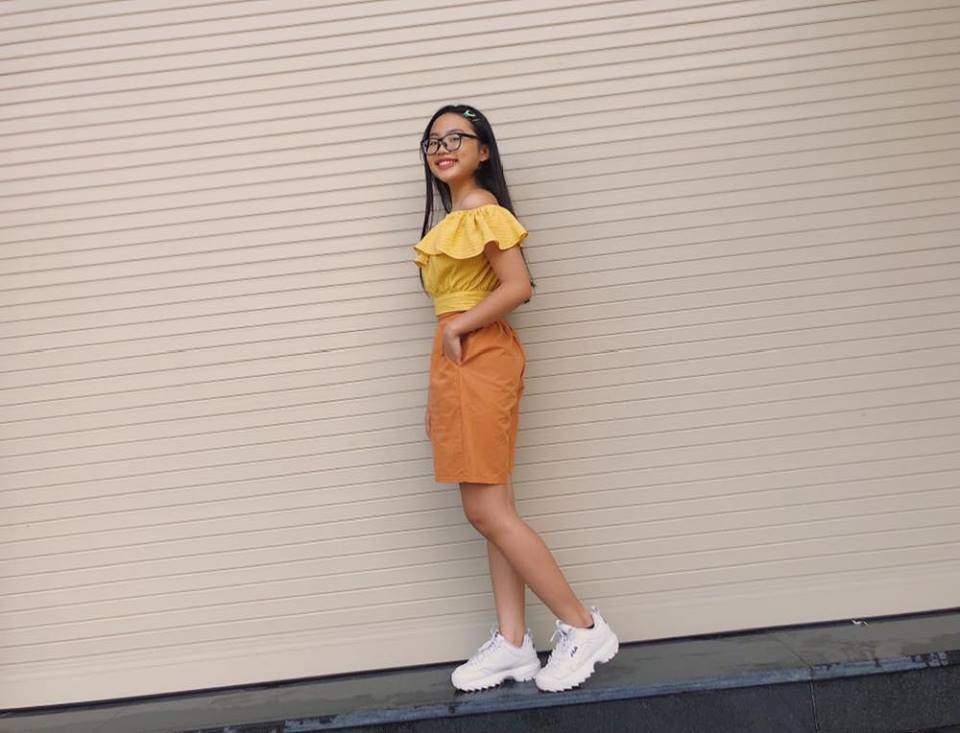 Phương Mỹ Chi mặc áo trễ vai gợi cảm, tạo dáng chất lừ khó nhận ra-5