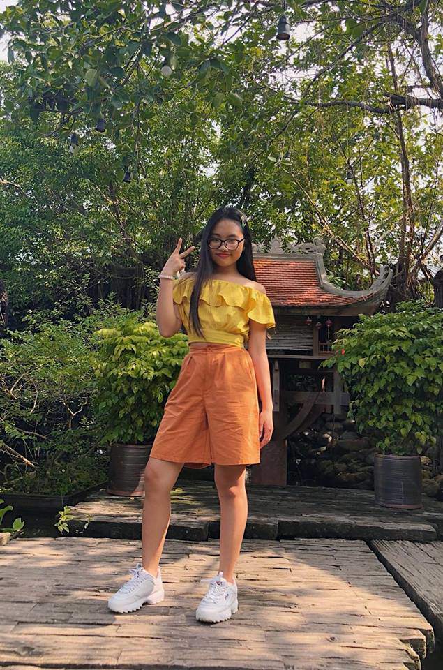 Phương Mỹ Chi mặc áo trễ vai gợi cảm, tạo dáng chất lừ khó nhận ra-7