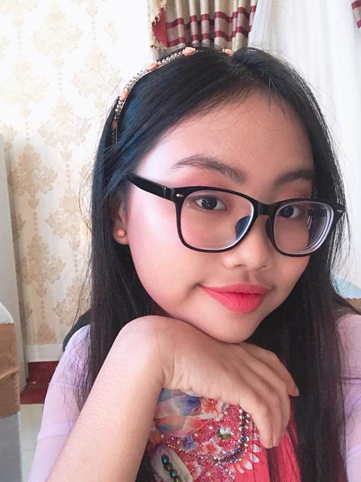 Phương Mỹ Chi mặc áo trễ vai gợi cảm, tạo dáng chất lừ khó nhận ra-2