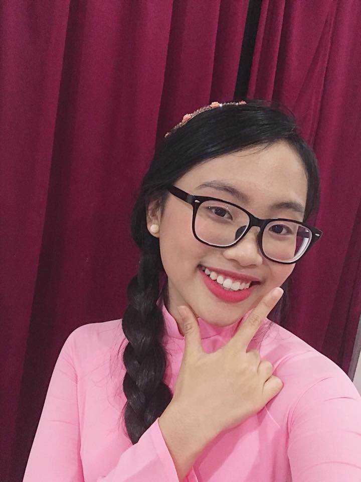 Phương Mỹ Chi mặc áo trễ vai gợi cảm, tạo dáng chất lừ khó nhận ra-1