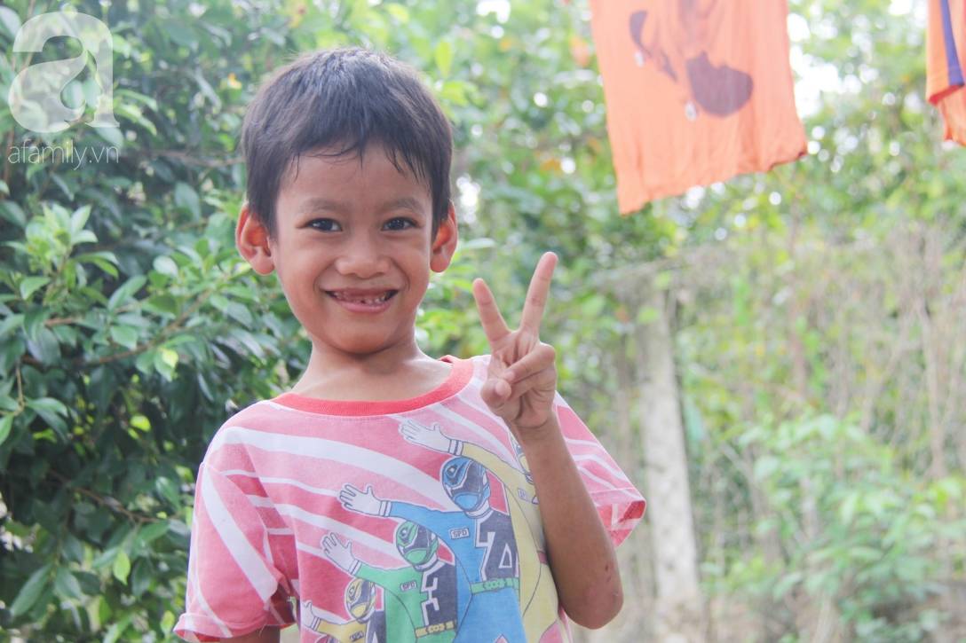 4 đứa trẻ mồ côi cha, ốm trơ xương vì đói ăn bên bà nội già yếu sau khi mẹ bỏ đi lấy chồng mới-6