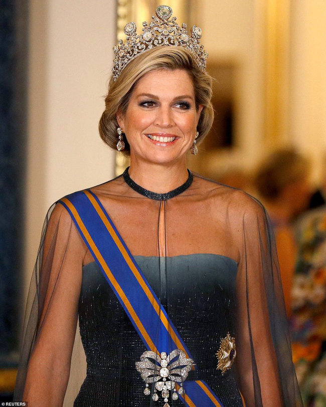 Bà Camilla lần đầu tái xuất bên chồng sau tin đồn ly hôn nhưng vẻ mặt của Thái tử Charles đã nói lên tất cả-3