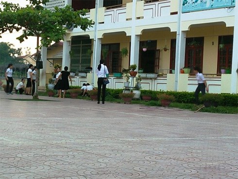 Nam giáo viên mang dao xông vào trường đánh 2 nữ giáo viên bị thương