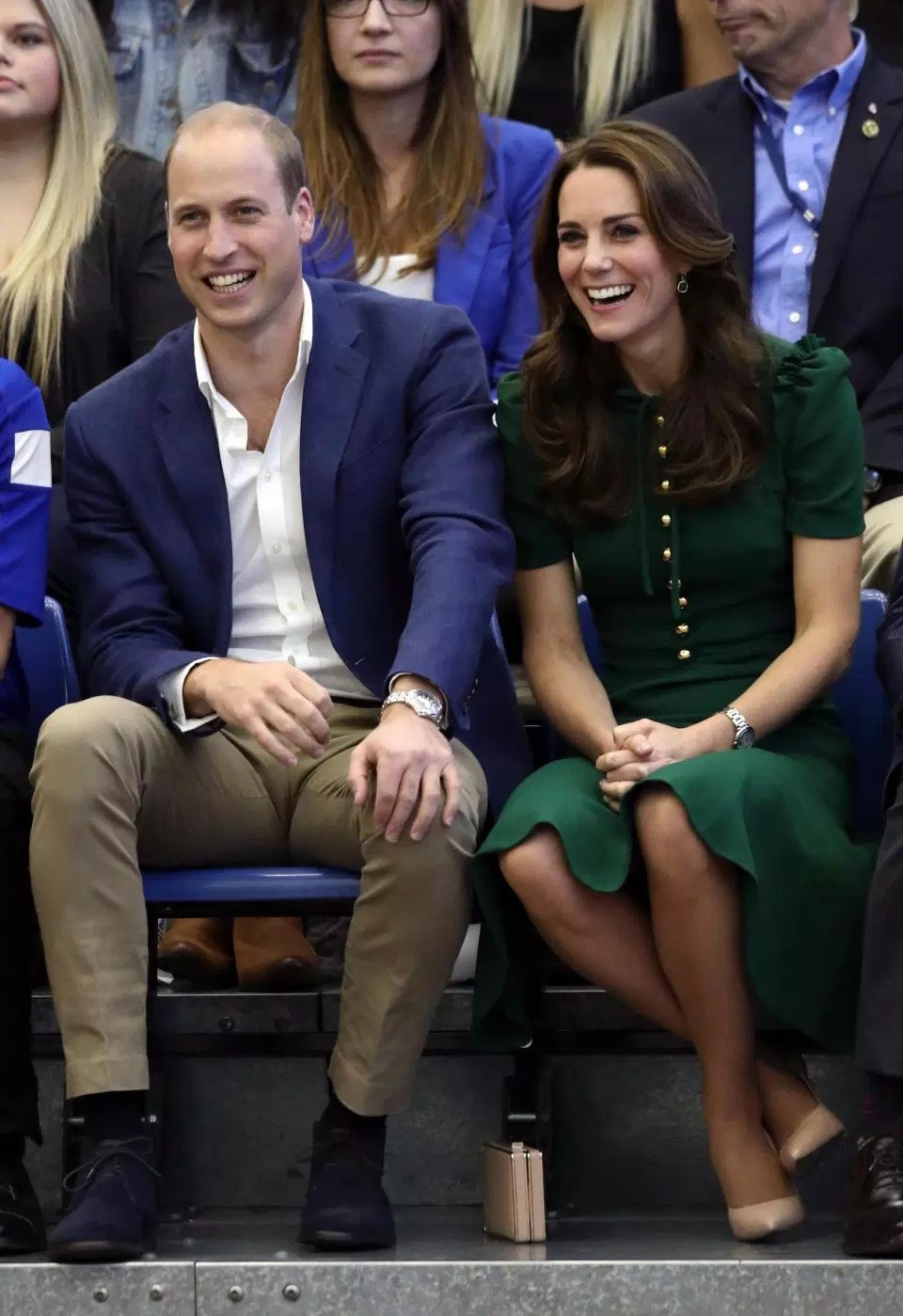 Những bức ảnh tiết lộ cuộc sống phóng túng của các thành viên Hoàng gia Anh, từng một thời gây tranh cãi dữ dội-3